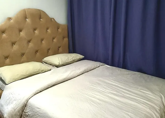 Apartment Bgc Center Decent 74sqm, 2br, 2baths, 4beds With Maid Quarter