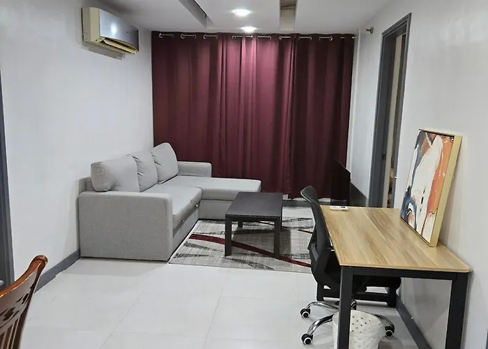 Bgc Center Decent 74sqm, 2br, 2baths, 4beds With Maid Quarter *