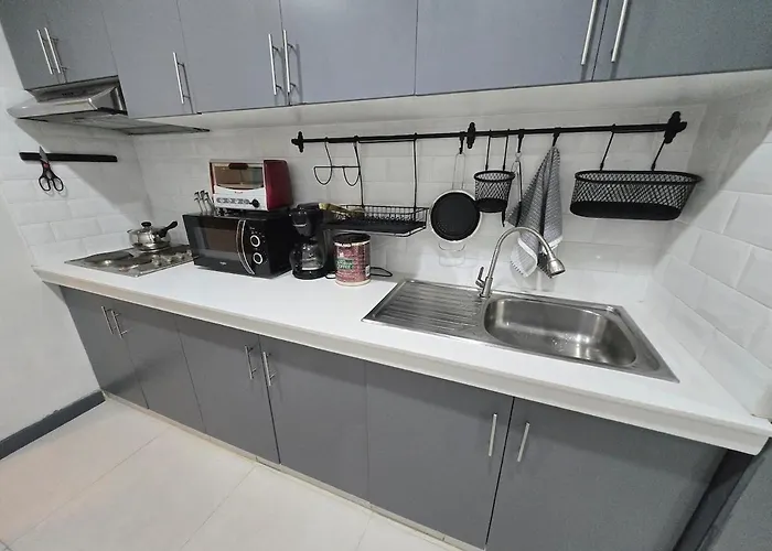 Apartment Bgc Center Decent 74sqm, 2br, 2baths, 4beds With Maid Quarter